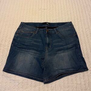 1822 Denim Classic Blue Jeans